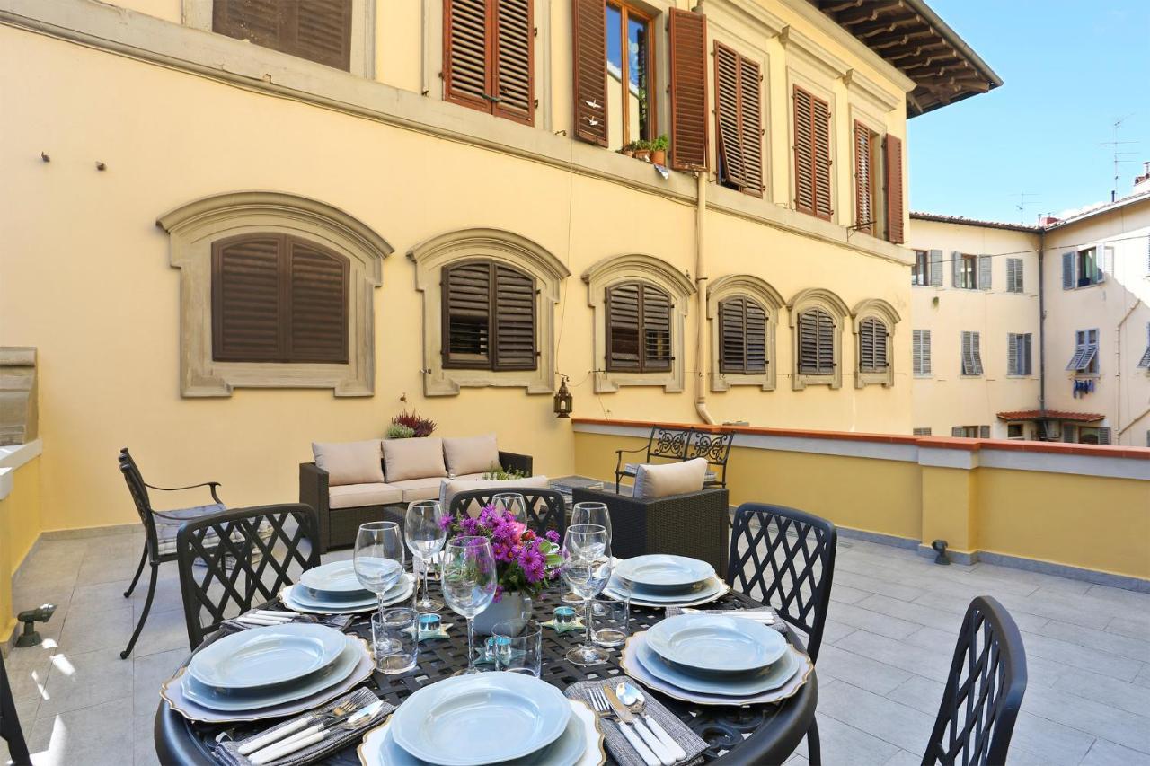 Design Apartment In The Heart Of Florence - Hosted By Sweetstay Florença Exterior foto