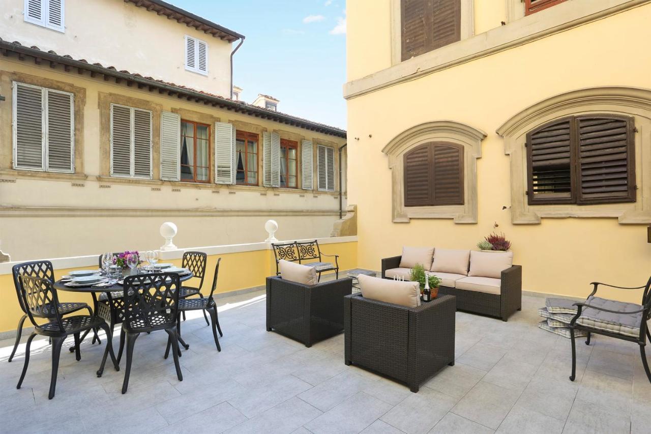 Design Apartment In The Heart Of Florence - Hosted By Sweetstay Florença Exterior foto